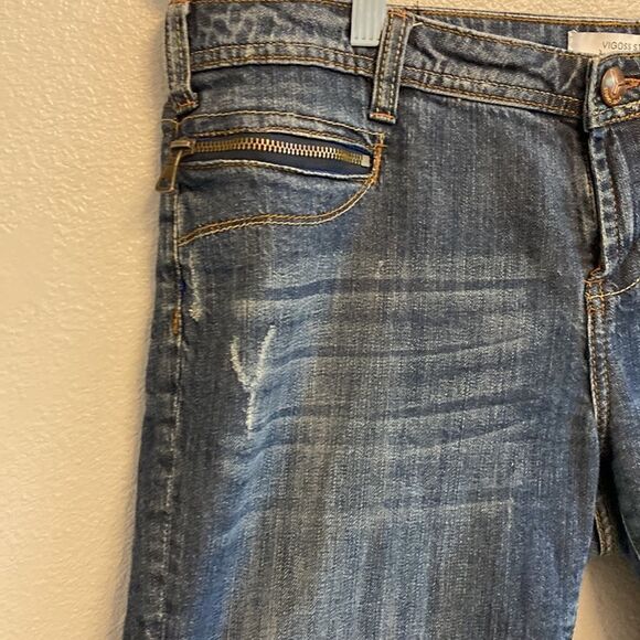 VIGOSS STUDIO- medium wash mid-rise Bermuda- raw hem- Size 32 - Picture 2 of 8